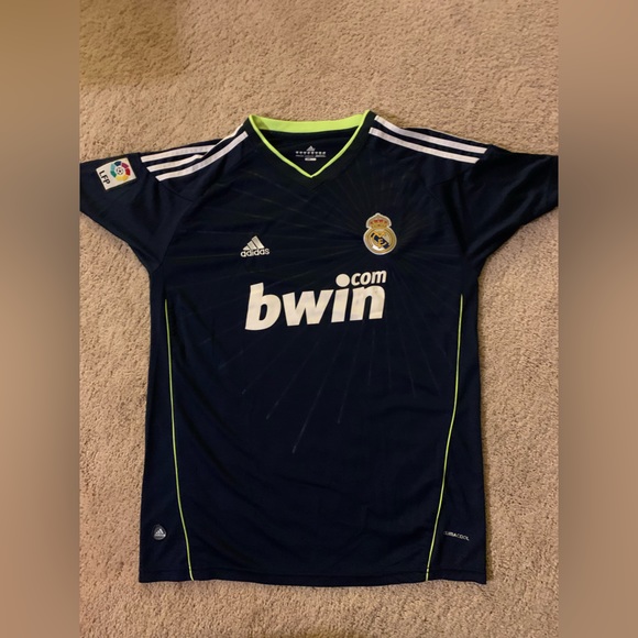 COPY - No longer wear this and minimizing my closet before moving to colorado. - Picture 2 of 5